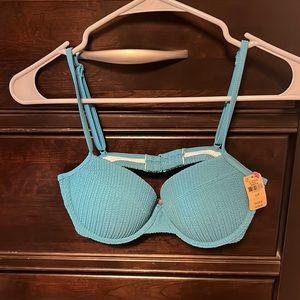 NWT PINK bikini top. size S.